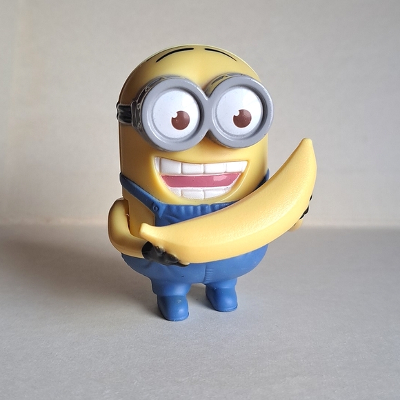 2013 Universal Studios Minion Figures McDonald's Toys Banana Minion Cake Topper - Picture 3 of 9